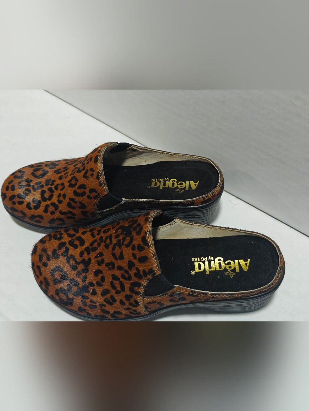 Alegria Kara leopard print leather clogs